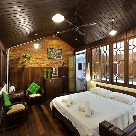 Silver Shine Guesthouse จอร์จทาวน์ ภายนอก รูปภาพ